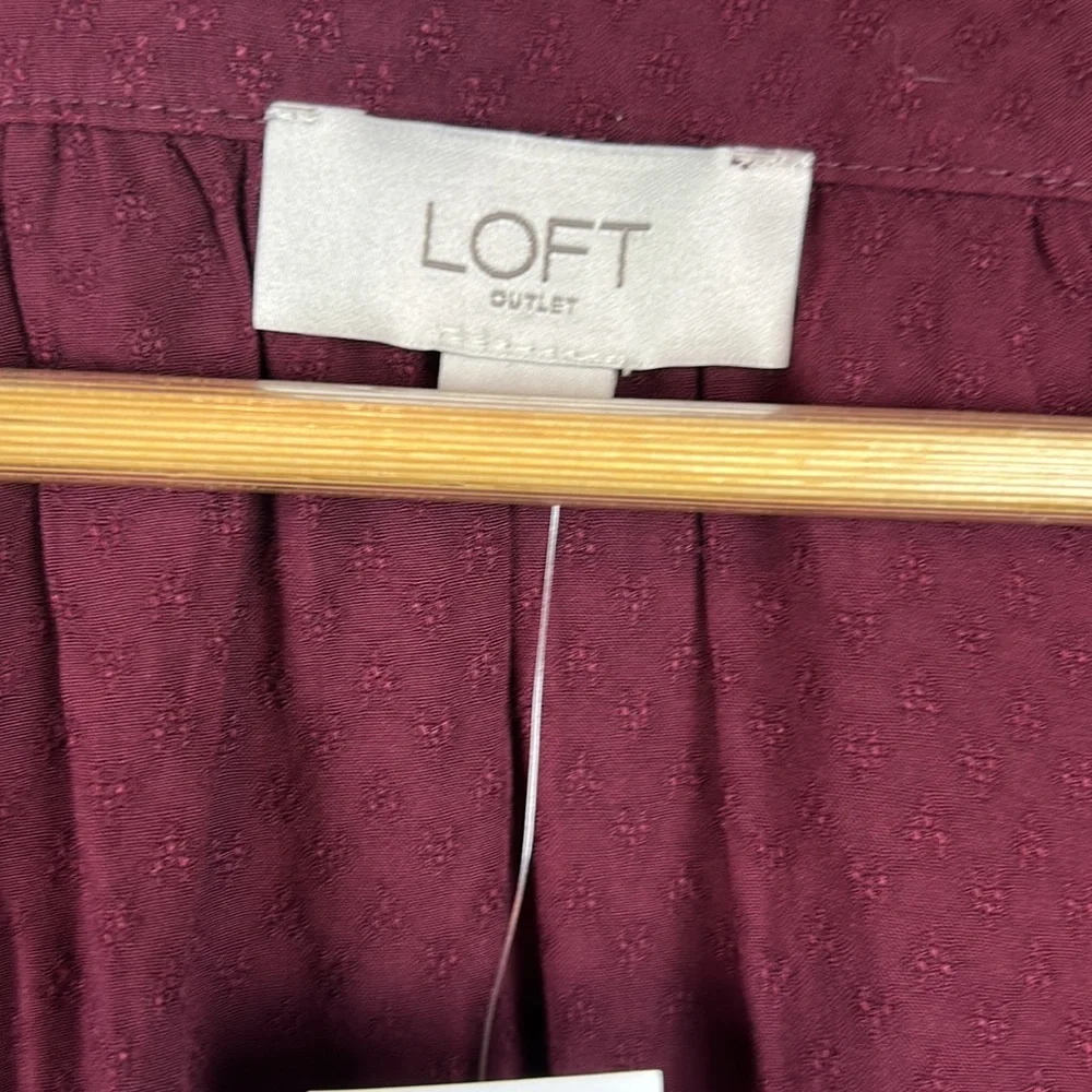 NWT Ann Taylor Loft merlot v-neck balloon sleeve top M - Picture 4 of 8